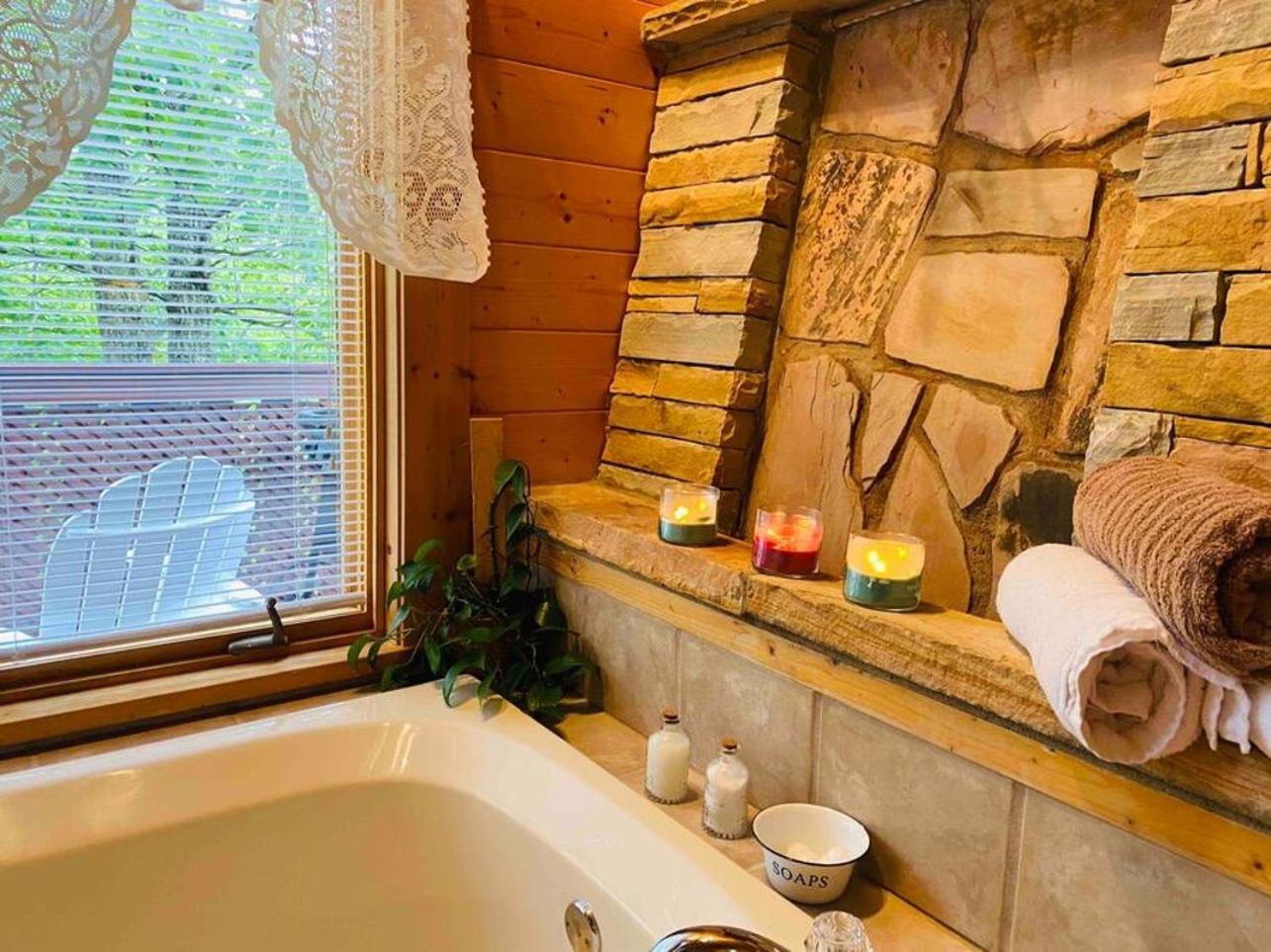 Romantic, Honeymoon Cabin In The Smokies! Gatlinburg Ngoại thất bức ảnh